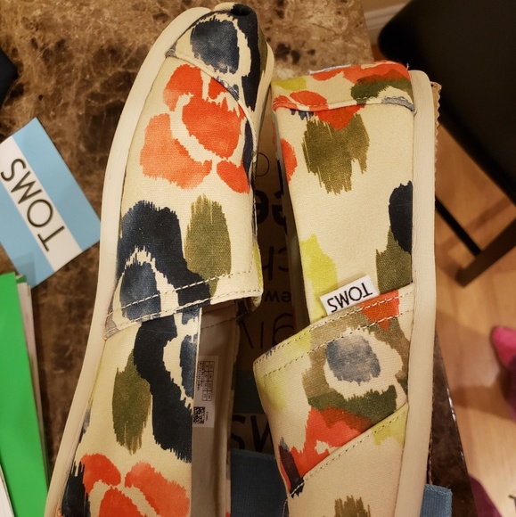 Sold. Sorry. Check out the new Tom's  for sale. :) - Picture 3 of 6